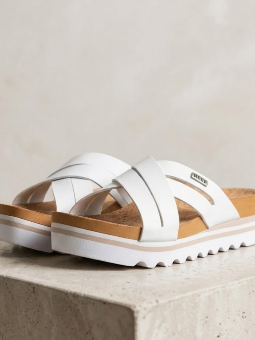 NEW! Reef Cushion Bloom Hi Platform Sandals NWT (PRICE FIRM)